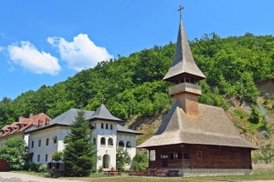 De marele praznic al Naşterii Maicii Domnului, Mânăstirea Vodiţa îşi serbează hramul