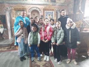 Activitate catehetică în Duminica Sfintei Cruci la Parohia Sfântul Ierarh Nicolae – Obârșia de Câmp