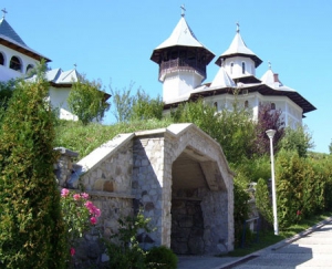 Zile de sărbătoare la Ribița și Mănăstirea Crișan