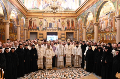 Preasfinţitul Părinte Nicodim a slujit în sobor de arhierei la biserica „Sfinții Apostoli Petru și Pavel” din Padova - Italia