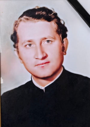 A trecut la Domnul părintele Ivan Dorel, preot pensionar, fost paroh la Parohia Bâcleş
