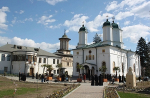 Preasfinţitul Nicodim va sluji la hramul Catedralei Arhiepiscopale din Râmnicu-Vâlcea