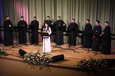 Concert emoționant de muzică bizantină la Filarmonica Pitești cu Maria Coman și Corul Kinonia