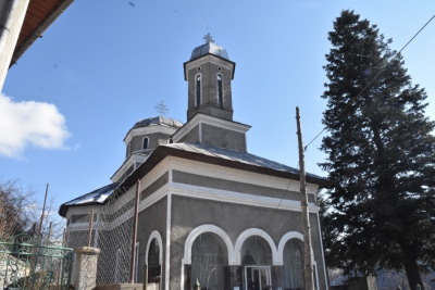 Biserica din Obârșia Cloșani își serbează duminică ocrotitorul