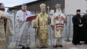 Hram la Parohia Micherechi din Ungaria, cu doi Ierarhi și Maria Coman, în prima Duminică din Postul Crăciunului