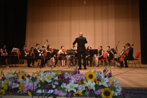 Orchestra "Mozartinno" a concertat la Palatul Culturii "Teodor Costescu"