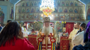 Sfântă Litrughie arhierească şi sfinţire de clopot în parohia Noapteşa