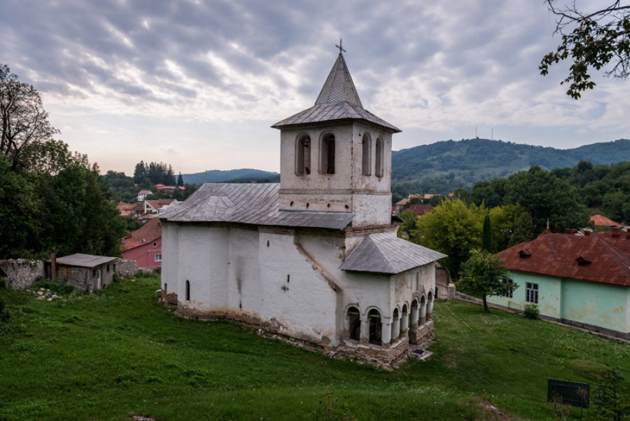 Preasfinţitul Nicodim va sluji duminică la Mănăstirea Baia de Aramă