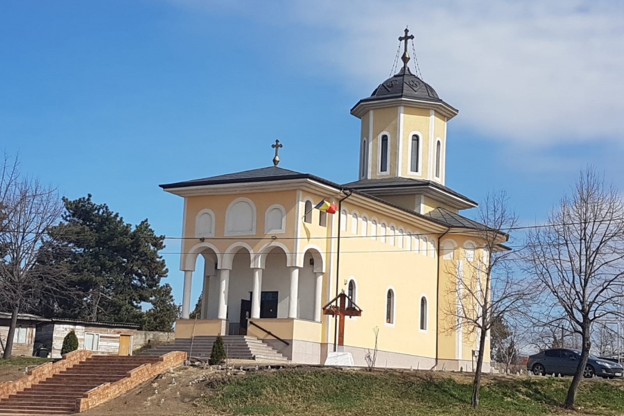 Biserica Sfântul Apostol Andrei din cartierul Aluniș își serbează hramul