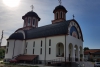 Sfânta și Dumnezeiasca Liturghie săvârșită de către Preasfințitul Părinte Episcop Nicodim la Biserica "Sfântul Ilie" din cartierul severinean "Crihala"
