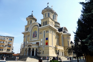 Zilele credinţei şi culturii în Episcopia Caransebeşului. În Duminica Tomei, Preasfinţitul Nicodim va sluji la hramul Catedralei Episcopale din Caransebeş