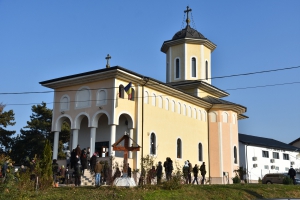 Biserica cu hramul „Sfântul Apostol Andrei” din cartierul Aluniş îşi prăznuieşte hramul pe 30 noiembrie