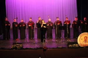 Corul Kinonia a cântat în cadrul concertului „Să le dăruim Crăciunul. Cu Maria Coman”, ediţia a II-a, concert de colinde organizat de Asociaţia „Vasiliada” din Craiova