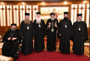 Ierarhi și pelerini români, primiți la Cairo de Patriarhul Bisericii Copte