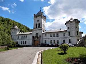 Slujbă arhierească şi concert de colinde la Mănăstirea Tismana