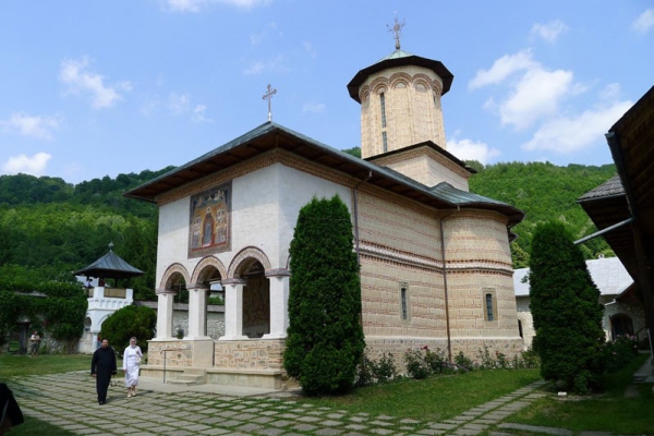 15 august - Hram la Mănăstirea Polovragi