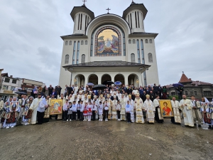 Hramul Catedralei Episcopale din Turnu Severin. Zi de cucernică prăznuire alături de 12 arhierei ai Bisericii Ortodoxe Române