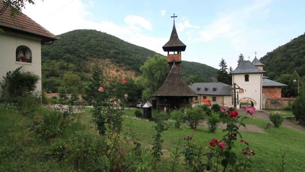 Marţi, 21 mai, este sărbătorit hramul bisericii de lemn a mănăstirii Topolnița