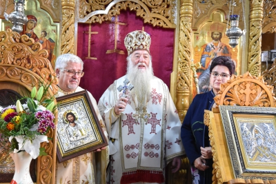Slujbă arhierească la Parohia „Sfântul Mare Mucenic Dimitrie” din Drobeta Turnu Severin