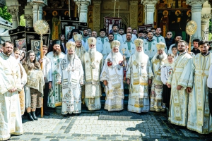 Mănăstirea Lainici l-a prăznuit pe ocrotitorul său spiritual, Sfântul Cuvios Irodion. Preasfinţitul Nicodim a făcut parte din soborul de ierarhi slujitori